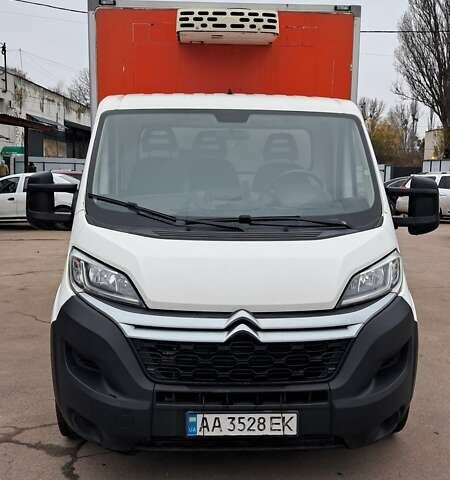 Белый Ситроен Jumper, объемом двигателя 2.2 л и пробегом 405 тыс. км за 650000 $, фото 1 на Automoto.ua