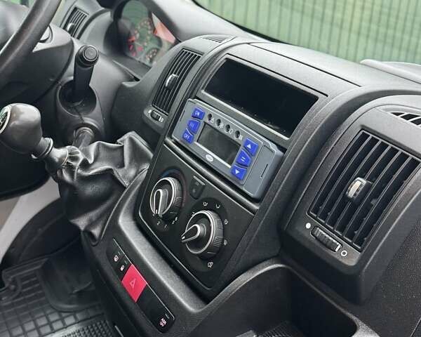 Белый Ситроен Jumper, объемом двигателя 2.2 л и пробегом 191 тыс. км за 15499 $, фото 4 на Automoto.ua