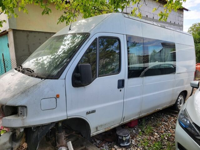 Белый Ситроен Jumper, объемом двигателя 2.4 л и пробегом 300 тыс. км за 2200 $, фото 1 на Automoto.ua