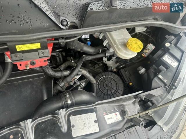 Красный Ситроен Jumper, объемом двигателя 2.2 л и пробегом 431 тыс. км за 23800 $, фото 51 на Automoto.ua