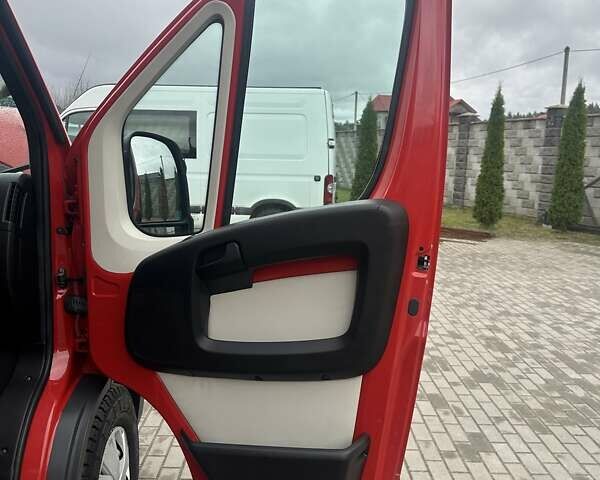 Красный Ситроен Jumper, объемом двигателя 2.2 л и пробегом 431 тыс. км за 23800 $, фото 44 на Automoto.ua