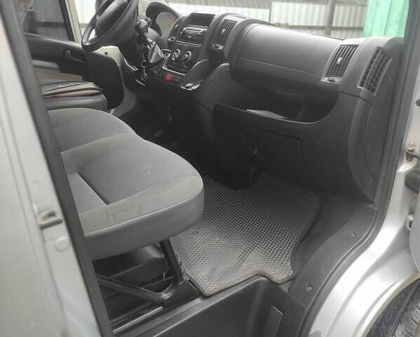 Серый Ситроен Jumper, объемом двигателя 2.2 л и пробегом 192 тыс. км за 12200 $, фото 12 на Automoto.ua