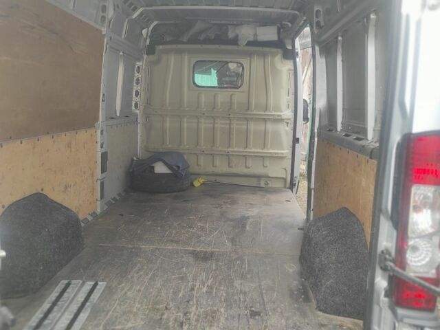 Серый Ситроен Jumper, объемом двигателя 2.2 л и пробегом 192 тыс. км за 12200 $, фото 4 на Automoto.ua