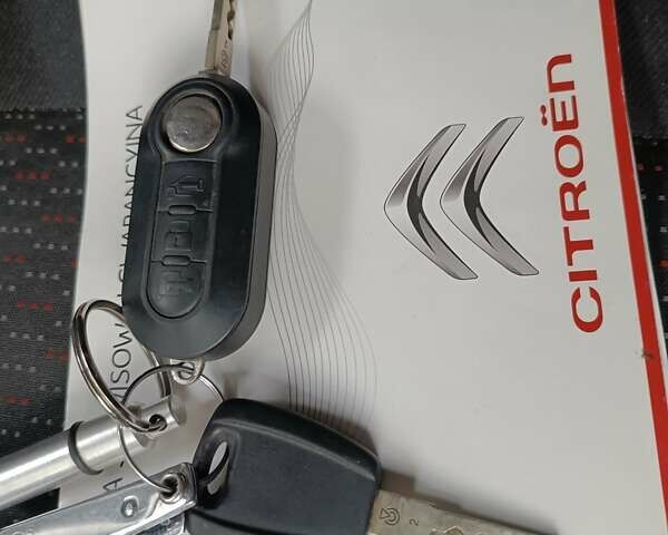 Серый Ситроен Jumper, объемом двигателя 2 л и пробегом 335 тыс. км за 12800 $, фото 65 на Automoto.ua