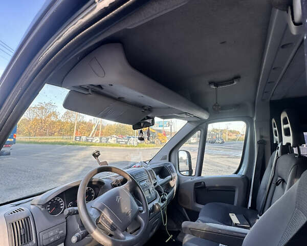 Серый Ситроен Jumper, объемом двигателя 3 л и пробегом 430 тыс. км за 8300 $, фото 7 на Automoto.ua