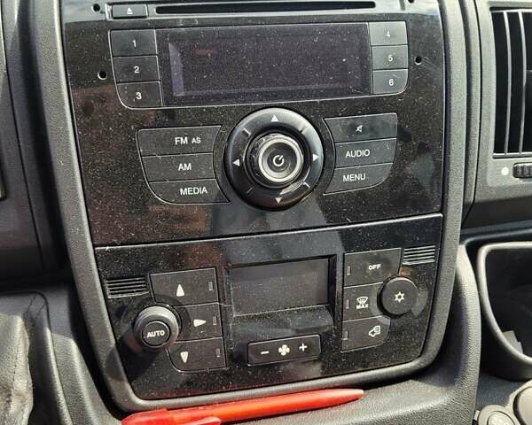 Серый Ситроен Jumper, объемом двигателя 3 л и пробегом 325 тыс. км за 14500 $, фото 4 на Automoto.ua