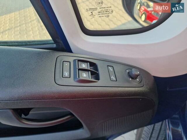 Синий Ситроен Jumper, объемом двигателя 2.2 л и пробегом 198 тыс. км за 16300 $, фото 18 на Automoto.ua