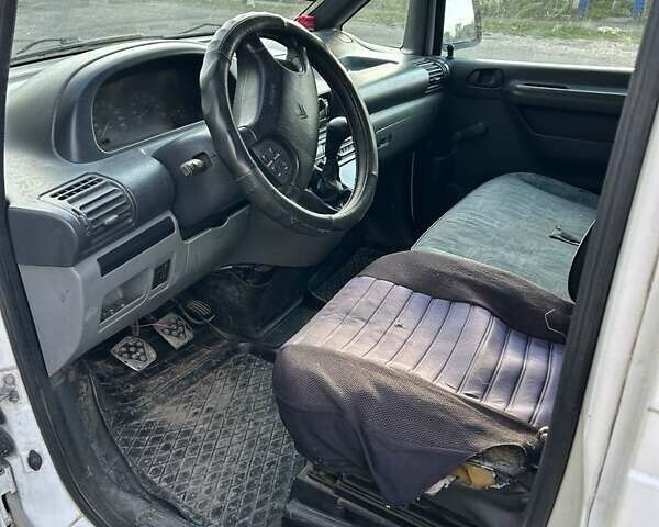 Белый Ситроен Jumpy, объемом двигателя 1.9 л и пробегом 400 тыс. км за 1600 $, фото 3 на Automoto.ua