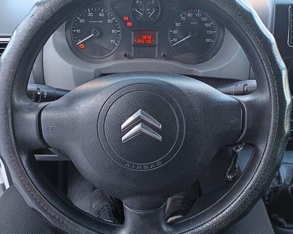 Белый Ситроен Jumpy, объемом двигателя 1.56 л и пробегом 352 тыс. км за 4650 $, фото 33 на Automoto.ua