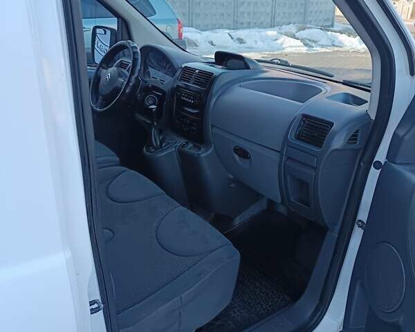 Белый Ситроен Jumpy, объемом двигателя 1.56 л и пробегом 352 тыс. км за 4650 $, фото 27 на Automoto.ua