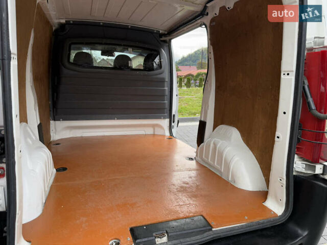 Білий Сітроен Jumpy, об'ємом двигуна 1.6 л та пробігом 300 тис. км за 8300 $, фото 73 на Automoto.ua
