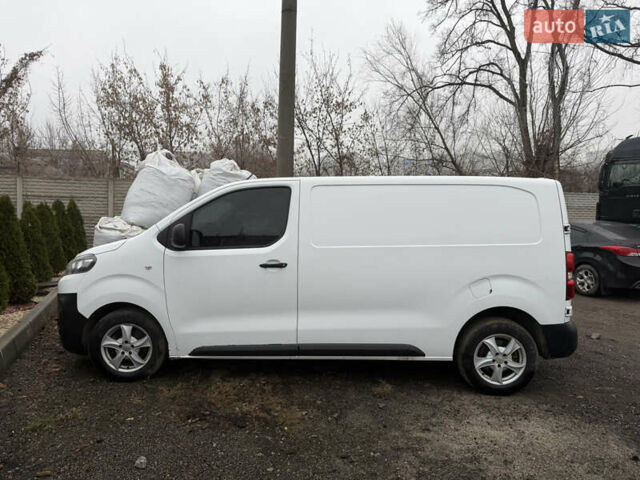Белый Ситроен Jumpy, объемом двигателя 2 л и пробегом 372 тыс. км за 10000 $, фото 4 на Automoto.ua