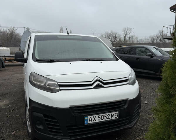 Білий Сітроен Jumpy, об'ємом двигуна 2 л та пробігом 372 тис. км за 10000 $, фото 1 на Automoto.ua