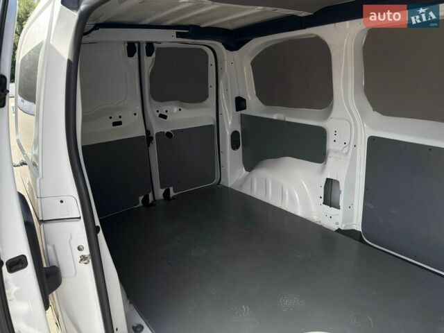 Белый Ситроен Jumpy, объемом двигателя 1.56 л и пробегом 73 тыс. км за 16000 $, фото 23 на Automoto.ua