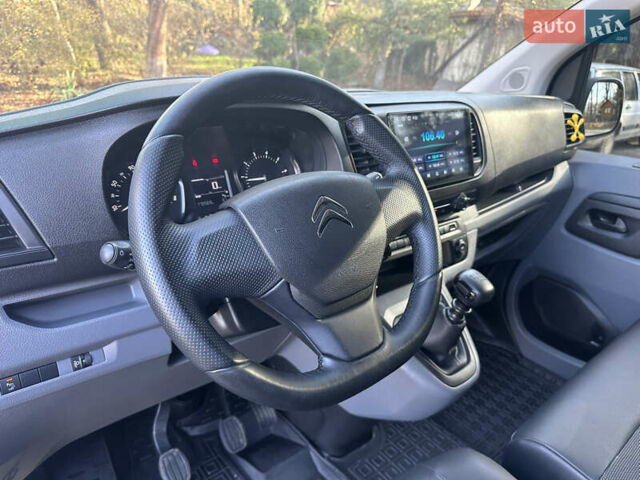 Белый Ситроен Jumpy, объемом двигателя 2 л и пробегом 170 тыс. км за 17300 $, фото 25 на Automoto.ua
