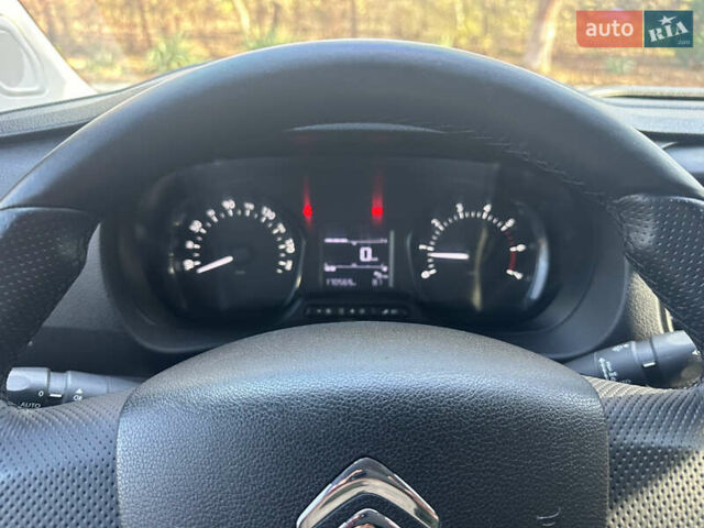 Белый Ситроен Jumpy, объемом двигателя 2 л и пробегом 170 тыс. км за 17300 $, фото 19 на Automoto.ua