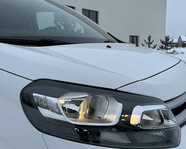 Белый Ситроен Jumpy, объемом двигателя 0 л и пробегом 38 тыс. км за 20400 $, фото 3 на Automoto.ua