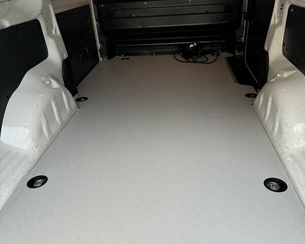 Белый Ситроен Jumpy, объемом двигателя 0 л и пробегом 61 тыс. км за 18400 $, фото 30 на Automoto.ua