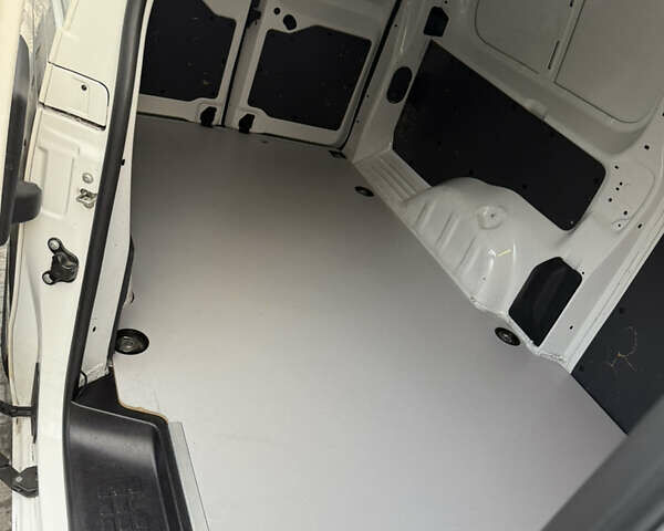 Белый Ситроен Jumpy, объемом двигателя 0 л и пробегом 61 тыс. км за 18400 $, фото 26 на Automoto.ua