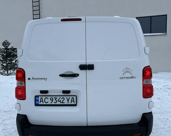 Белый Ситроен Jumpy, объемом двигателя 0 л и пробегом 38 тыс. км за 20400 $, фото 13 на Automoto.ua