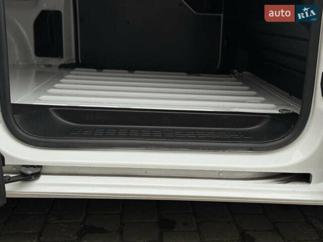 Білий Сітроен Jumpy, об'ємом двигуна 2 л та пробігом 204 тис. км за 17499 $, фото 23 на Automoto.ua