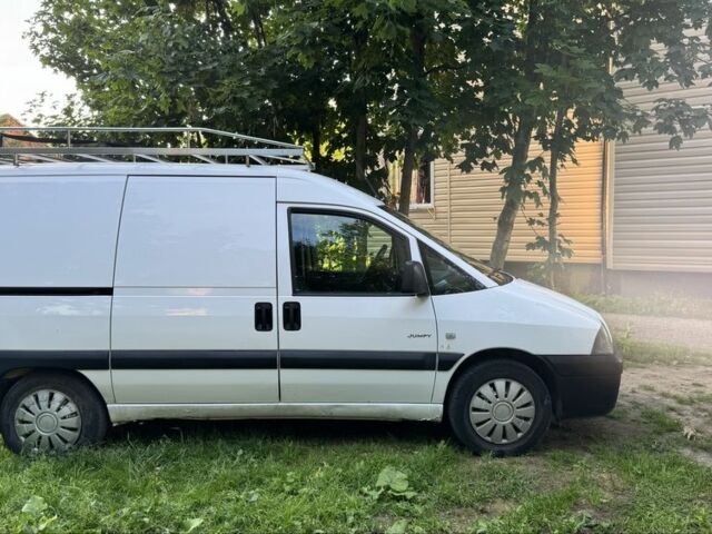 Белый Ситроен Jumpy, объемом двигателя 2 л и пробегом 350 тыс. км за 4000 $, фото 2 на Automoto.ua