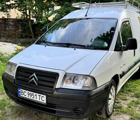 Белый Ситроен Jumpy, объемом двигателя 2 л и пробегом 350 тыс. км за 4000 $, фото 1 на Automoto.ua
