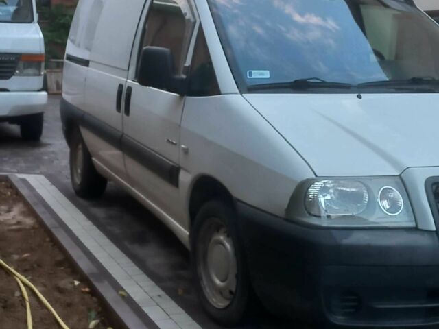 Сітроен Jumpy 2006 у Іршава на Automoto.ua Білий Сітроен Jumpy, об'ємом двигуна 1.9 л та пробігом 227 тис. км за 3100 $, фото 1 на Automoto.ua