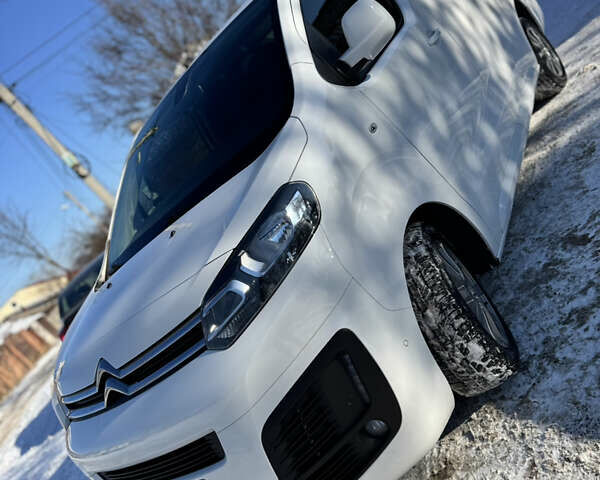 Белый Ситроен Jumpy, объемом двигателя 2 л и пробегом 190 тыс. км за 15700 $, фото 4 на Automoto.ua