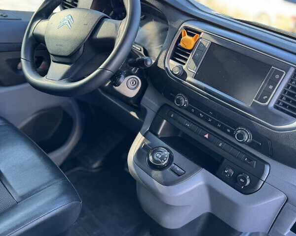 Белый Ситроен Jumpy, объемом двигателя 2 л и пробегом 190 тыс. км за 15700 $, фото 24 на Automoto.ua