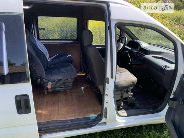 Белый Ситроен Jumpy, объемом двигателя 1.87 л и пробегом 470 тыс. км за 3200 $, фото 4 на Automoto.ua