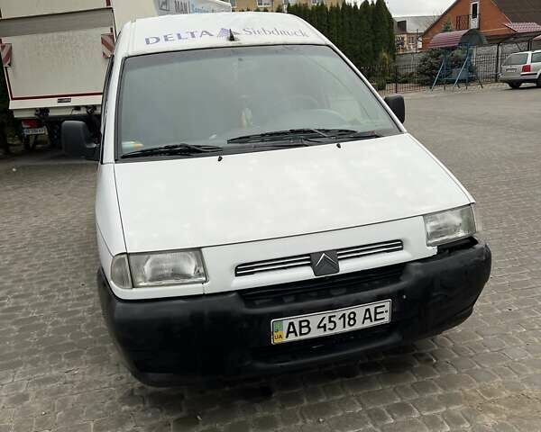 Белый Ситроен Jumpy, объемом двигателя 1.9 л и пробегом 300 тыс. км за 1800 $, фото 1 на Automoto.ua