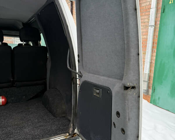 Белый Ситроен Jumpy, объемом двигателя 2 л и пробегом 215 тыс. км за 2950 $, фото 7 на Automoto.ua