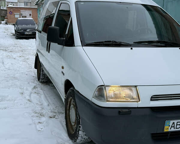Белый Ситроен Jumpy, объемом двигателя 2 л и пробегом 215 тыс. км за 2950 $, фото 1 на Automoto.ua