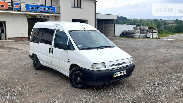 Белый Ситроен Jumpy, объемом двигателя 2 л и пробегом 350 тыс. км за 2999 $, фото 10 на Automoto.ua