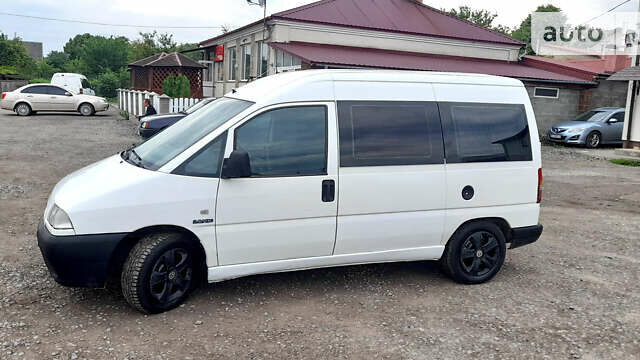 Белый Ситроен Jumpy, объемом двигателя 2 л и пробегом 350 тыс. км за 2999 $, фото 14 на Automoto.ua