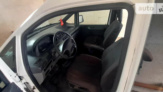 Белый Ситроен Jumpy, объемом двигателя 2 л и пробегом 350 тыс. км за 2999 $, фото 9 на Automoto.ua