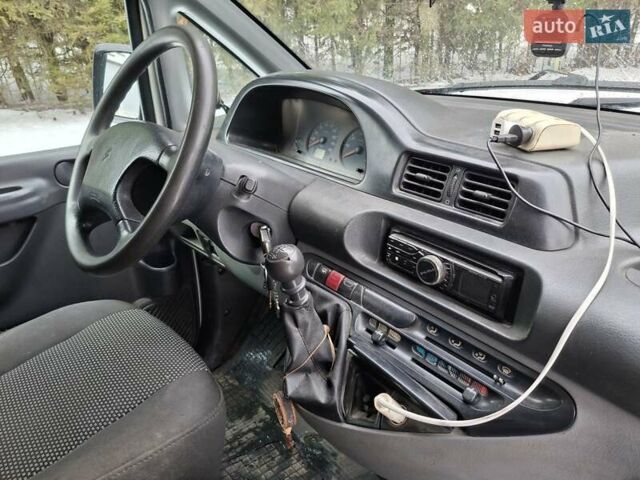 Белый Ситроен Jumpy, объемом двигателя 2 л и пробегом 483 тыс. км за 3500 $, фото 4 на Automoto.ua