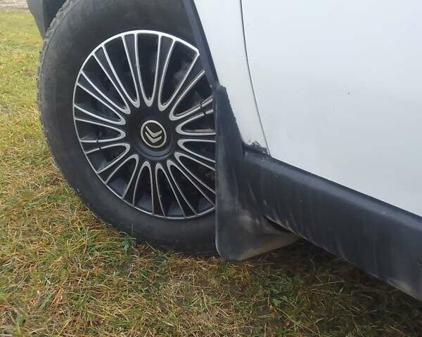 Белый Ситроен Jumpy, объемом двигателя 2 л и пробегом 418 тыс. км за 3700 $, фото 10 на Automoto.ua