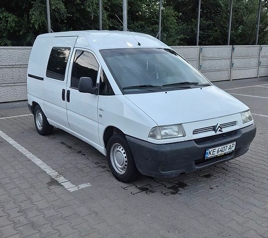 Белый Ситроен Jumpy, объемом двигателя 1.91 л и пробегом 158 тыс. км за 3900 $, фото 3 на Automoto.ua