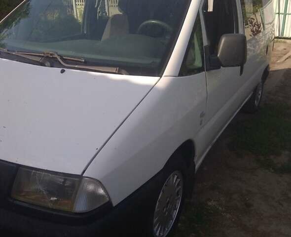 Белый Ситроен Jumpy, объемом двигателя 1.9 л и пробегом 450 тыс. км за 2800 $, фото 1 на Automoto.ua