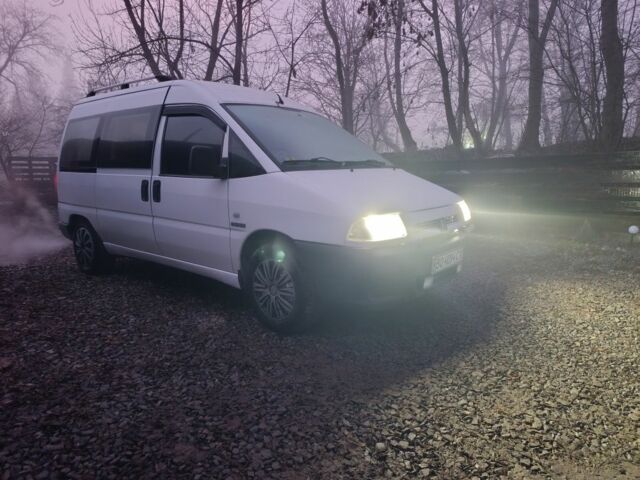 Белый Ситроен Jumpy, объемом двигателя 2 л и пробегом 300 тыс. км за 3550 $, фото 4 на Automoto.ua