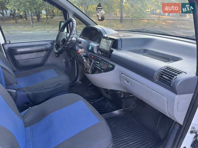 Белый Ситроен Jumpy, объемом двигателя 2 л и пробегом 315 тыс. км за 4500 $, фото 9 на Automoto.ua
