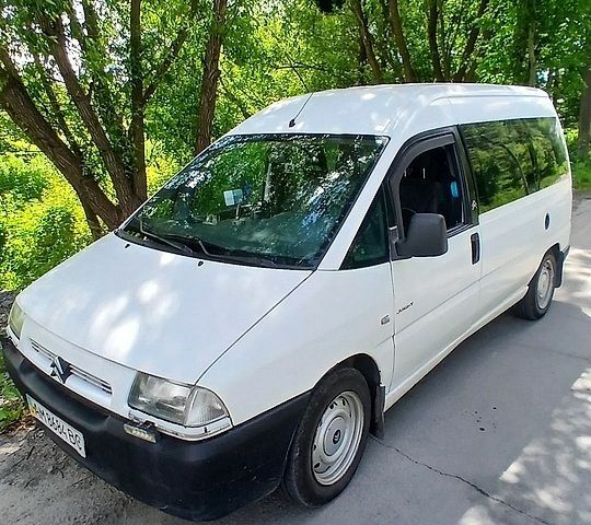 Белый Ситроен Jumpy, объемом двигателя 2 л и пробегом 460 тыс. км за 3900 $, фото 2 на Automoto.ua
