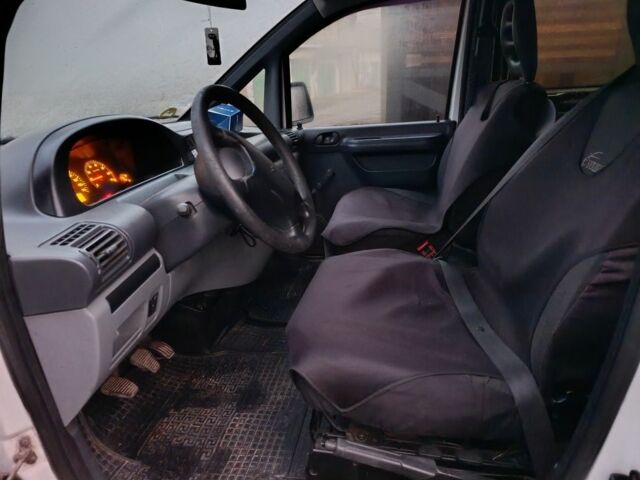 Белый Ситроен Jumpy, объемом двигателя 2 л и пробегом 300 тыс. км за 3550 $, фото 6 на Automoto.ua