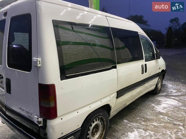 Белый Ситроен Jumpy, объемом двигателя 2 л и пробегом 250 тыс. км за 3000 $, фото 2 на Automoto.ua