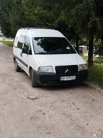 Белый Ситроен Jumpy, объемом двигателя 1.9 л и пробегом 307 тыс. км за 3800 $, фото 1 на Automoto.ua