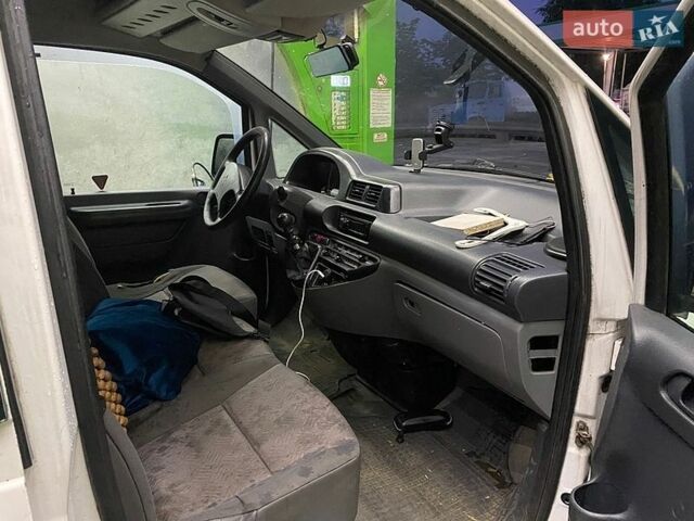 Белый Ситроен Jumpy, объемом двигателя 2 л и пробегом 250 тыс. км за 3000 $, фото 3 на Automoto.ua