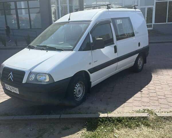 Белый Ситроен Jumpy, объемом двигателя 1.87 л и пробегом 297 тыс. км за 4500 $, фото 1 на Automoto.ua