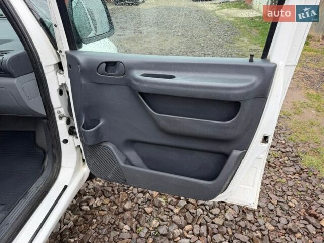 Белый Ситроен Jumpy, объемом двигателя 1.87 л и пробегом 308 тыс. км за 3999 $, фото 32 на Automoto.ua